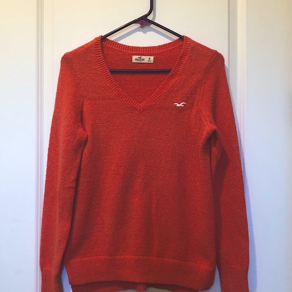 Hollister | Orange V-Neck Sweater Medium